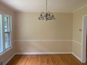 9801 Cedar Ln in Bethesda, MD - Building Photo - Building Photo