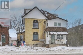 157 Lindsay St S in Kawartha Lakes, ON - Building Photo - Building Photo