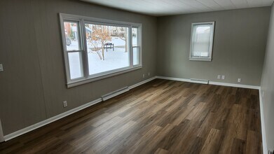 6527 244th Ave in Salem, WI - Foto de edificio - Building Photo