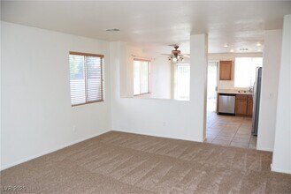 7804 Wavering Pine Dr in Las Vegas, NV - Building Photo - Building Photo