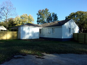 343 Jeanne Dr in Memphis, TN - Building Photo - Building Photo