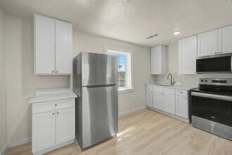 9021 White Settlement Rd in White Settlement, TX - Building Photo - Building Photo