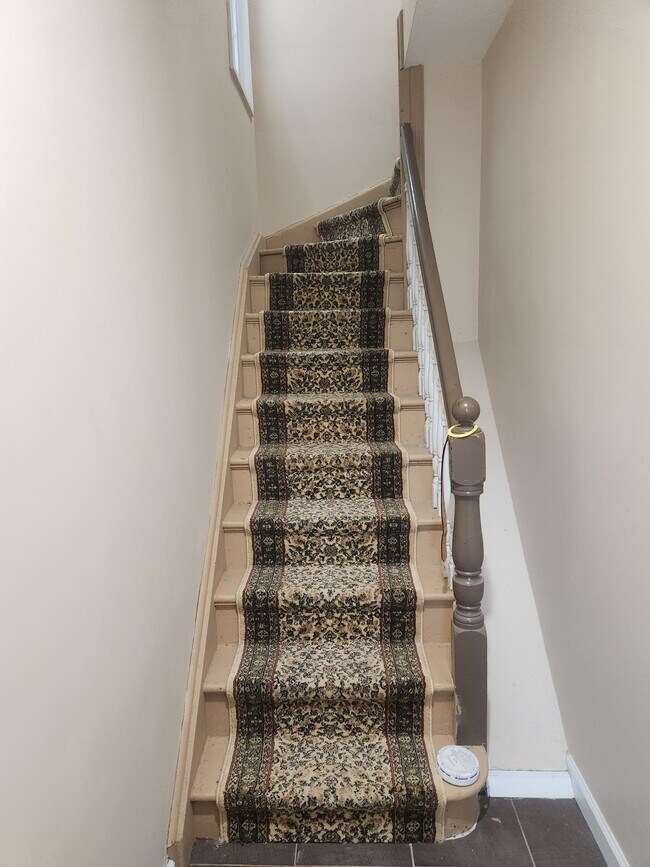 352 WOODLAWN Ave in Jersey City, NJ - Building Photo - Building Photo