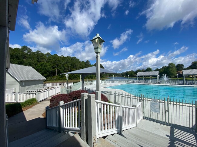 214 Madison Ave in St. Marys, GA - Foto de edificio - Building Photo