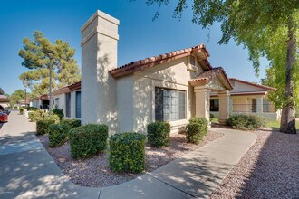 1120 N Val Vista Dr in Gilbert, AZ - Building Photo - Building Photo