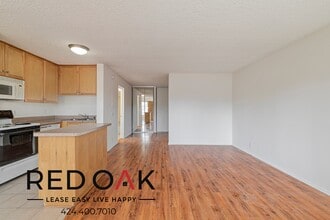20200 Sherman Way in Los Angeles, CA - Building Photo - Building Photo