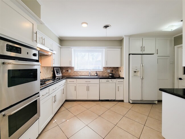 property at 2318 Ansbury Dr