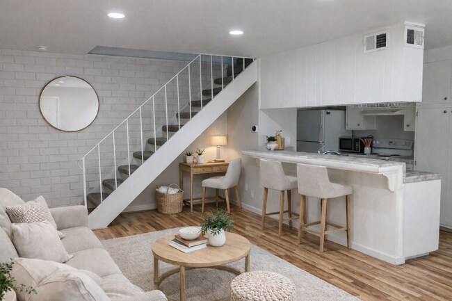 5062 Rhode Island Dr in Sacramento, CA - Foto de edificio - Building Photo