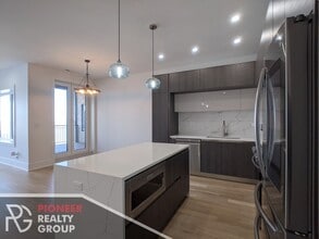 7729 N Eastlake Ter in Chicago, IL - Building Photo - Building Photo