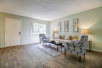 Country Aire in Goodyear, AZ - Foto de edificio - Building Photo