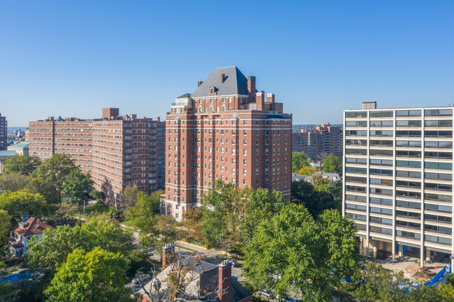 The Warrington in Baltimore, MD - Building Photo - Building Photo