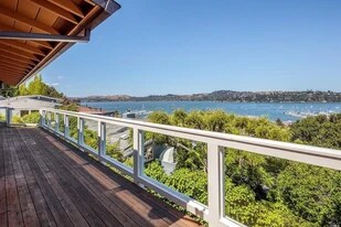 118 Cazneau Ave in Sausalito, CA - Building Photo