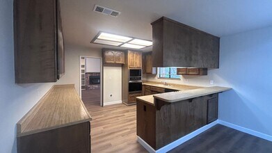 1137 Lillian Dr in Modesto, CA - Building Photo - Building Photo