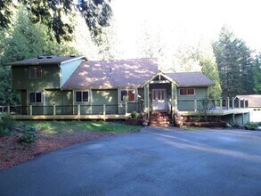26811 SE Duthie Hill Rd in Issaquah, WA - Building Photo - Building Photo
