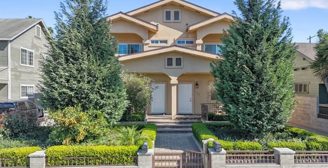2018 Hillcrest Dr, Unit 1