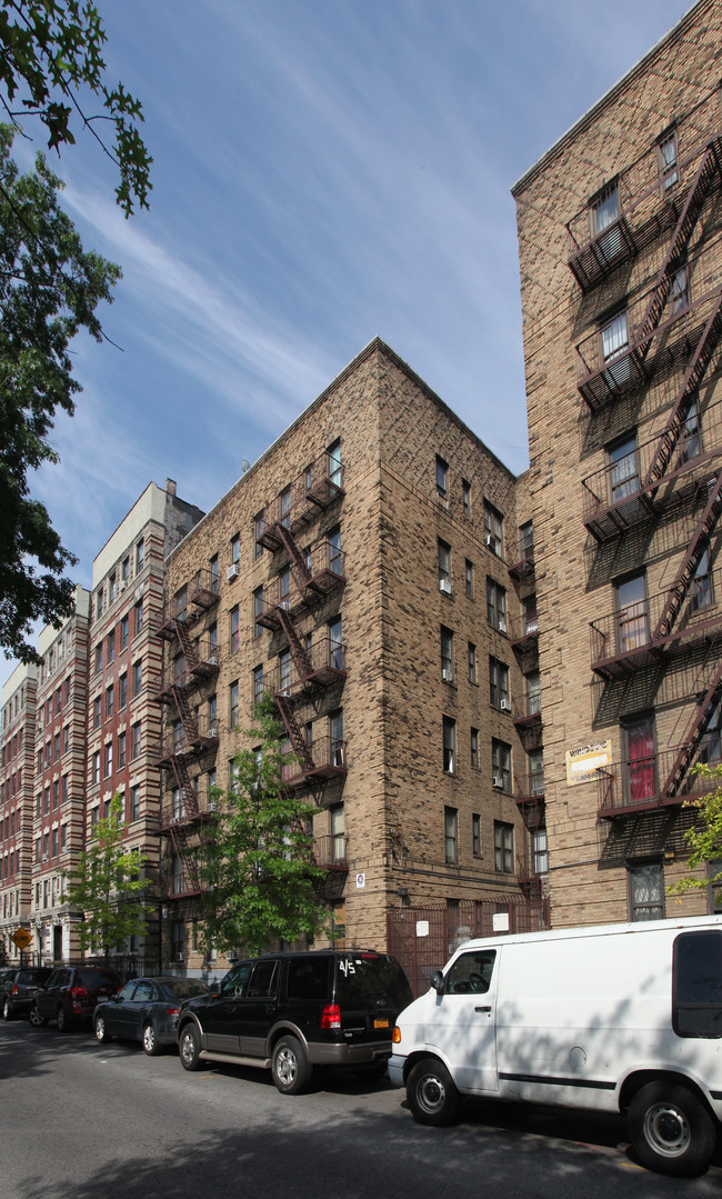 Park Lincoln Apartments in New York, NY - Building Photo - Building Photo