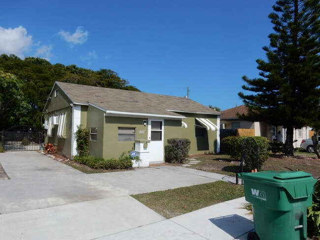 property at 538 W 3rd St