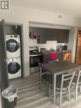 275 Larch St in Waterloo, ON - Building Photo - Building Photo