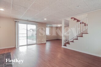 135 Oriole Rd in Matteson, IL - Foto de edificio - Building Photo