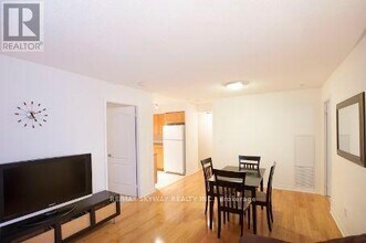 4090-4090 Living Arts Dr in Mississauga, ON - Building Photo - Building Photo