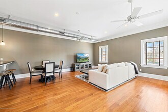 688 Broad St in Shrewsbury, NJ - Building Photo - Building Photo