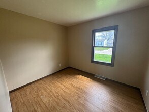 733 39th Ave in East Moline, IL - Building Photo - Building Photo