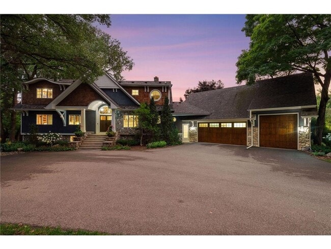 3135 Shoreline Dr in Wayzata, MN - Building Photo - Building Photo
