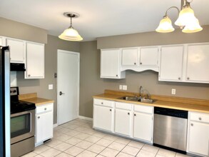 256 Indian Lake Rd in Hendersonville, TN - Building Photo - Building Photo