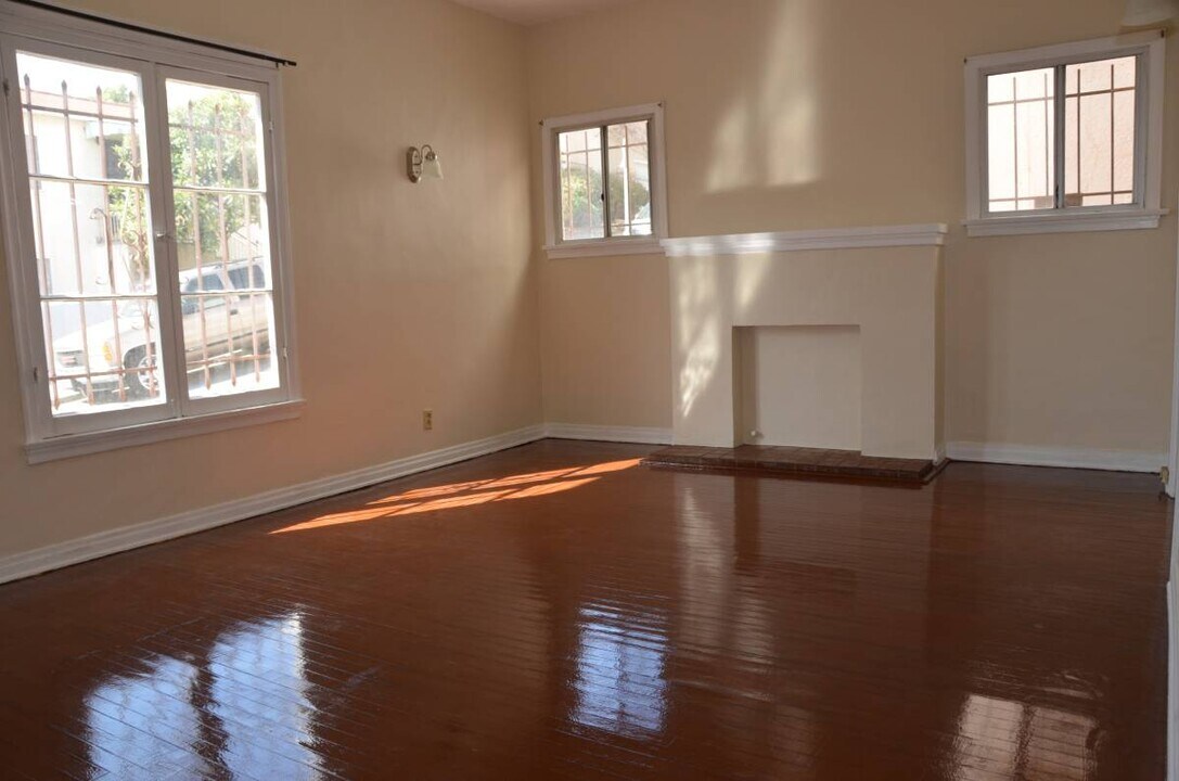 964 Marview Ave, Unit 2 in Los Angeles, CA - Foto de edificio