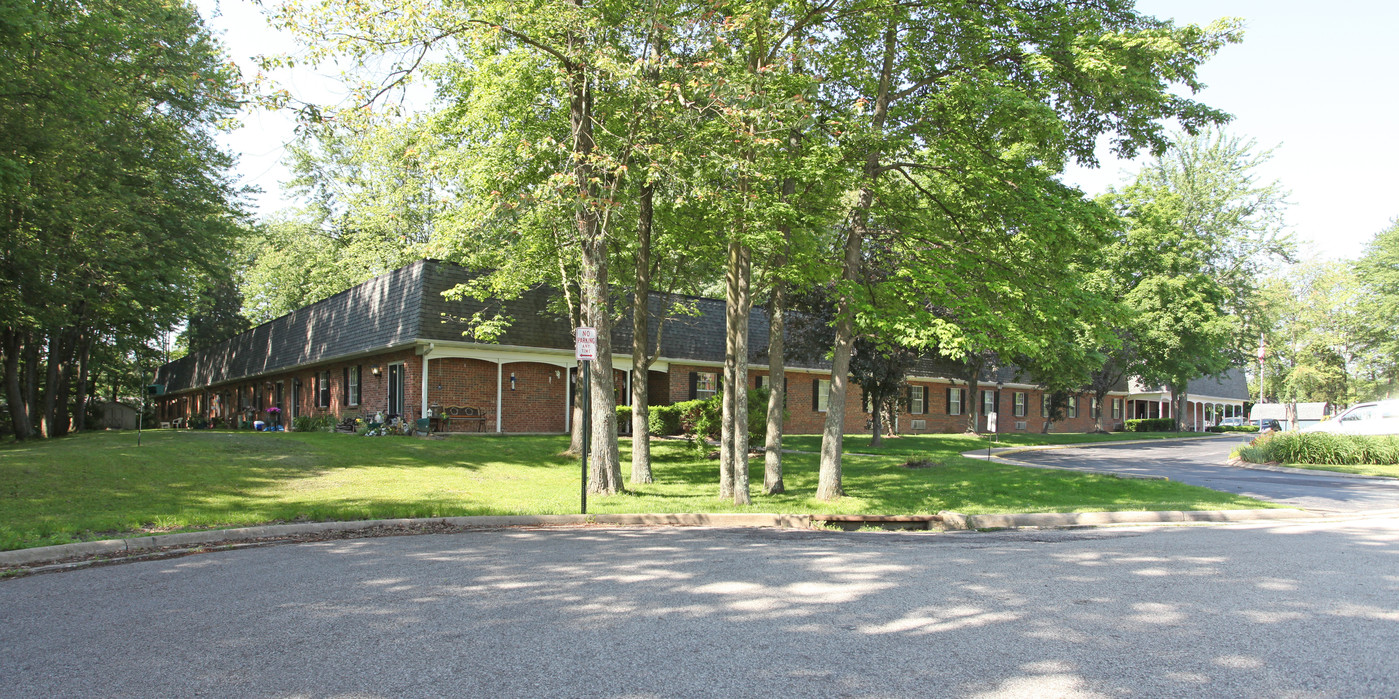 Chaucer Square Apartments in Amelia, OH - Building Photo