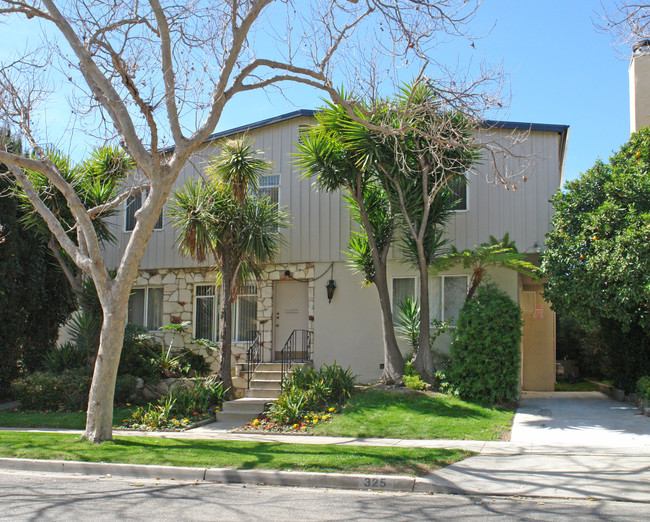 325 S Rexford Dr in Beverly Hills, CA - Building Photo - Building Photo