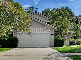 2510 Victoria Point Dr in Jacksonville, FL - Building Photo