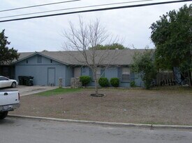 705-707-707 Allen St in San Marcos, TX - Building Photo