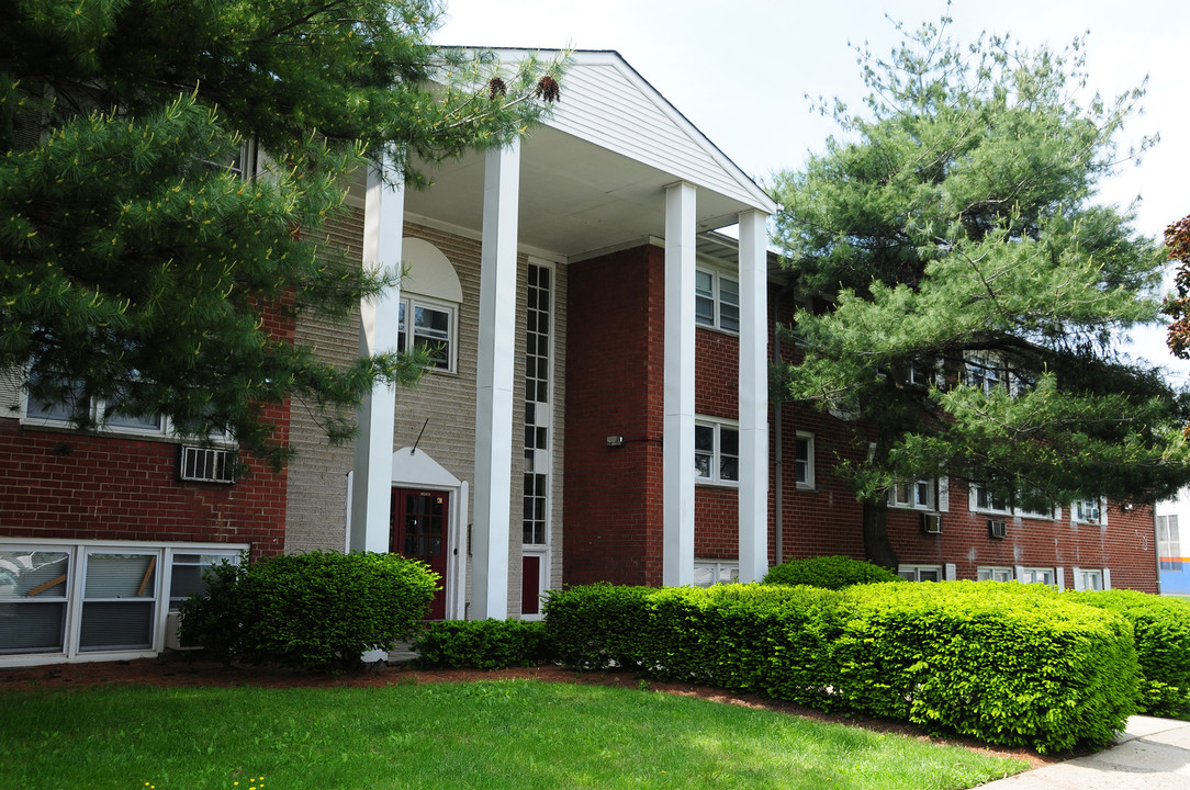 Lidgerwood Manor in Elizabeth, NJ - Building Photo