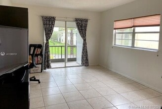4133 NW 88th Ave in Coral Springs, FL - Foto de edificio - Building Photo