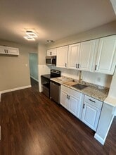 10327 Ashbrook Dr in St. Louis, MO - Building Photo - Building Photo