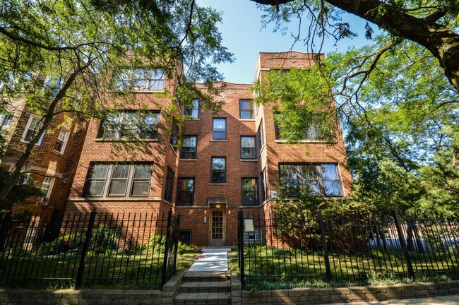 property at 1402 W Warner Ave