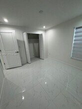 3127 NW 60th St in Miami, FL - Building Photo - Building Photo