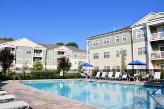 Broadleaf Boulevard Apartments in Manchester, CT - Building Photo - Building Photo