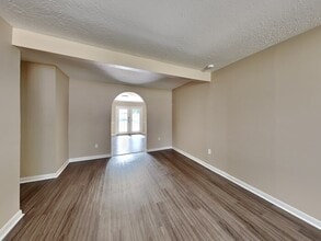 407 Harold Ln in Baytown, TX - Building Photo - Building Photo