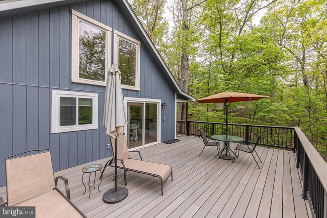 1249 Lakeview Dr in Whitacre, VA - Building Photo - Building Photo