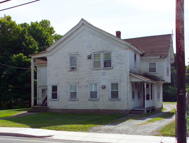 94-96 Central St in Foxboro, MA - Building Photo - Building Photo