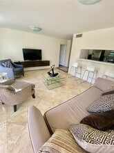 16590 NE 26th Ave in North Miami Beach, FL - Building Photo - Building Photo