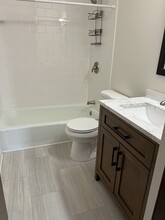 W165N11482 Royal Ct in Germantown, WI - Building Photo - Building Photo