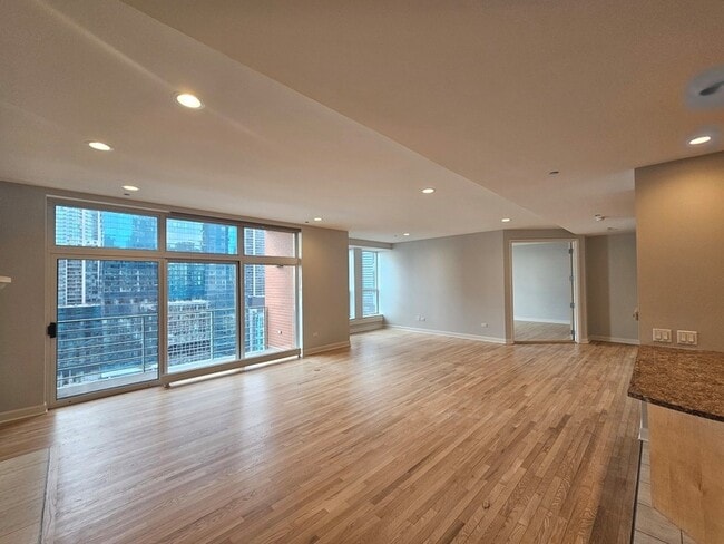 415 E North Water St, Unit 2204 in Chicago, IL - Building Photo - Building Photo