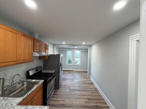 51 Columbia Ave, Unit Apartment 2 in Paterson, NJ - Building Photo - Building Photo