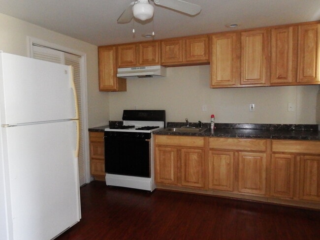 property at 909 Niagara Ct