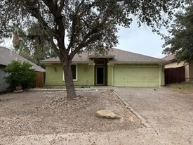 316 Cinnamon Teal Loop in Laredo, TX - Building Photo