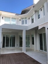 321 Palmwood Ln in Key Biscayne, FL - Building Photo - Building Photo