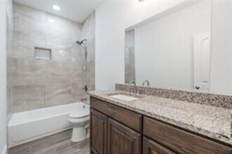 309 Phillips St in Cleburne, TX - Building Photo - Building Photo